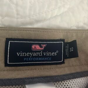 NWOT Men’s Vineyard Vines performance shorts
